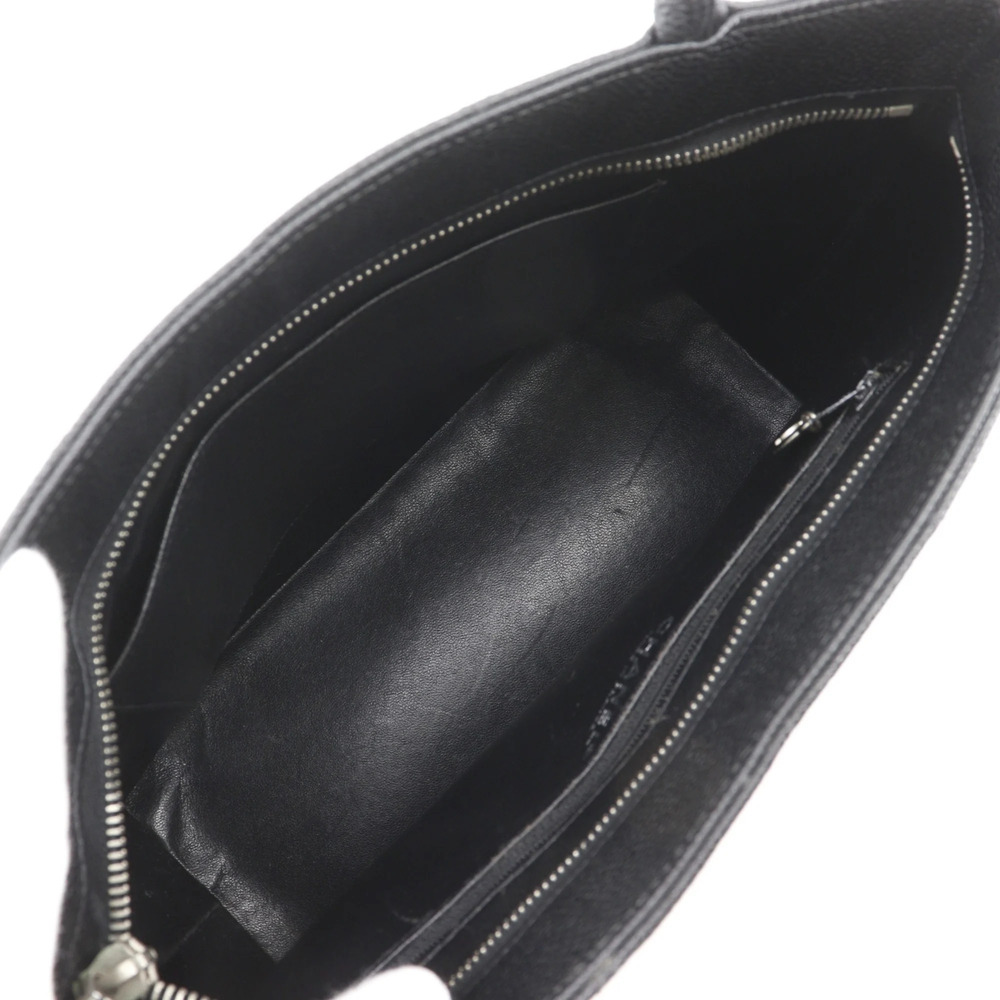 Chanel Medallion Tote Bag (A01804), a reissue tote bag made of caviar leather... - Picture 6 of 15